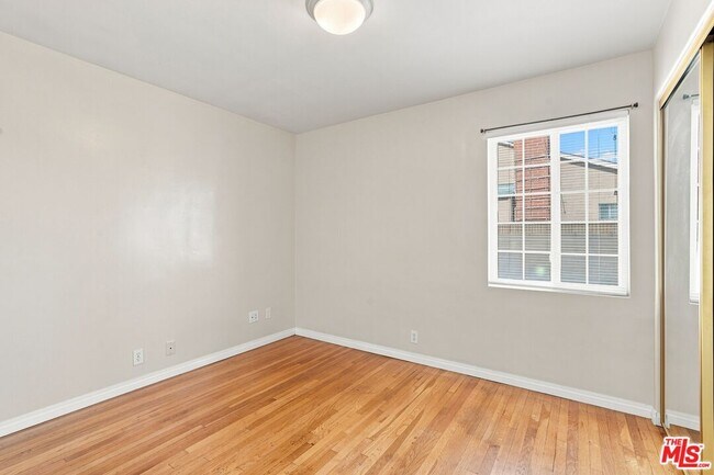 Building Photo - 8845 Glider Ave