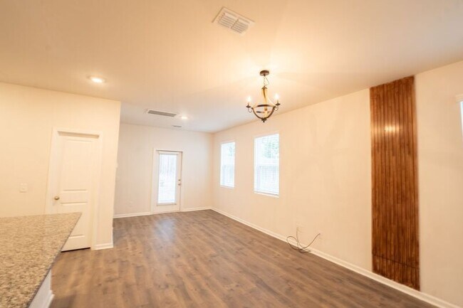 Building Photo - 148 Benelli Dr