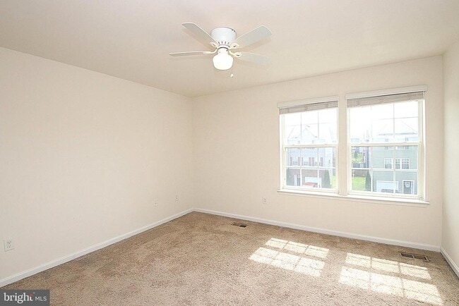 Building Photo - 185 Magellan Dr