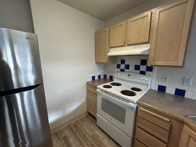 Building Photo - 108 Davis Ave