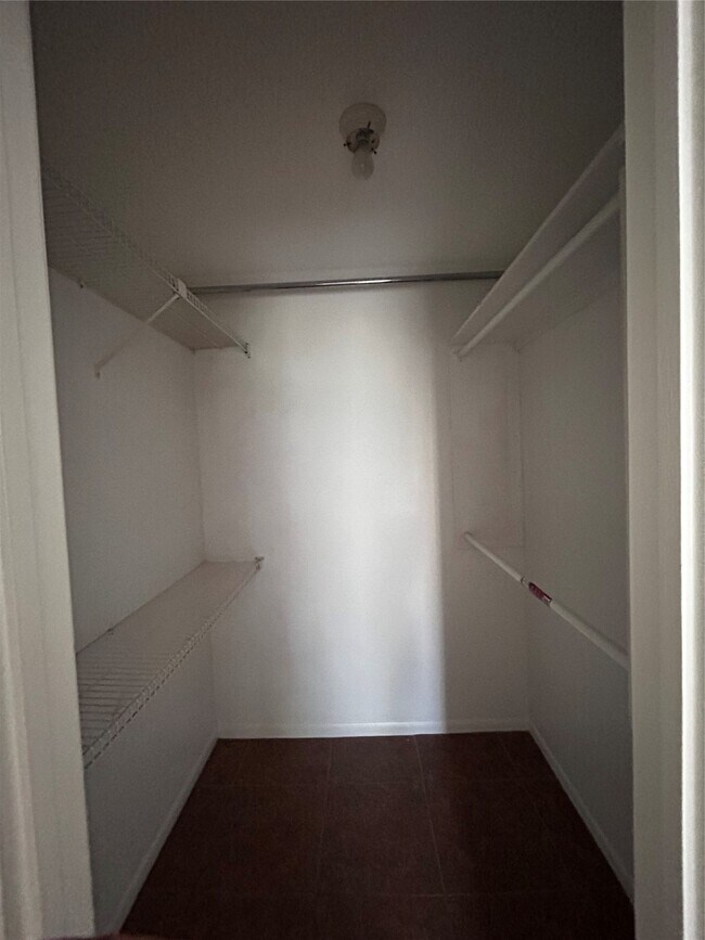 Building Photo - 10110 Forum W Dr