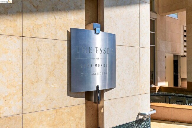 Building Photo - 1 Lakeside Dr