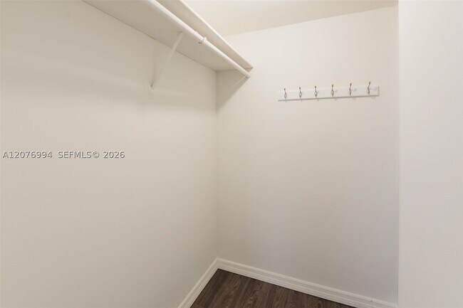 Building Photo - 20500 W Country Club Dr