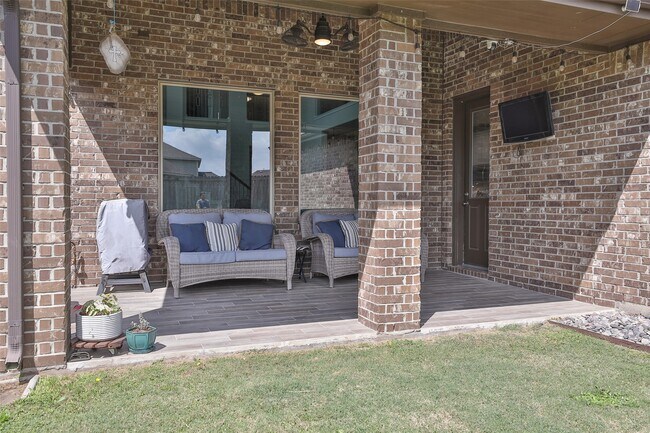 Building Photo - 2810 Bluesage Bluff Dr