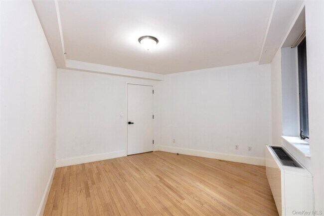 Building Photo - 116-11 Curzon Rd