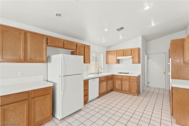 Building Photo - 1815 Stablegate Ave