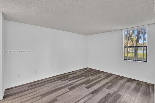 Building Photo - 7500 NW 1st Ct