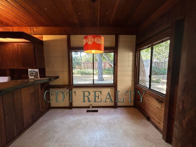 Building Photo - 3BR/ 2BA CARMEL VALLEY RETREAT