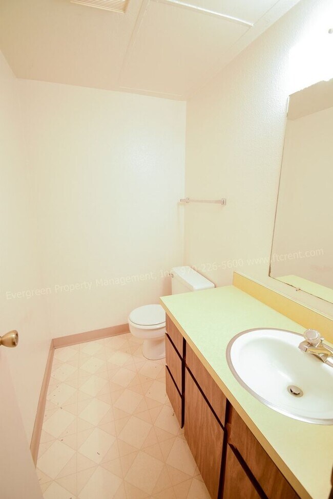 Building Photo - 1201 Pomona St