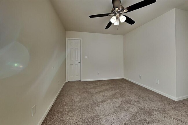 Building Photo - 863 Langley View Ct