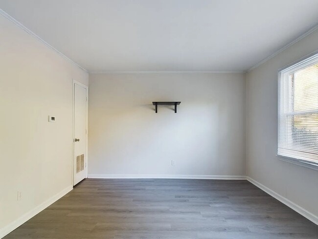 Building Photo - 622 Eastview Ct