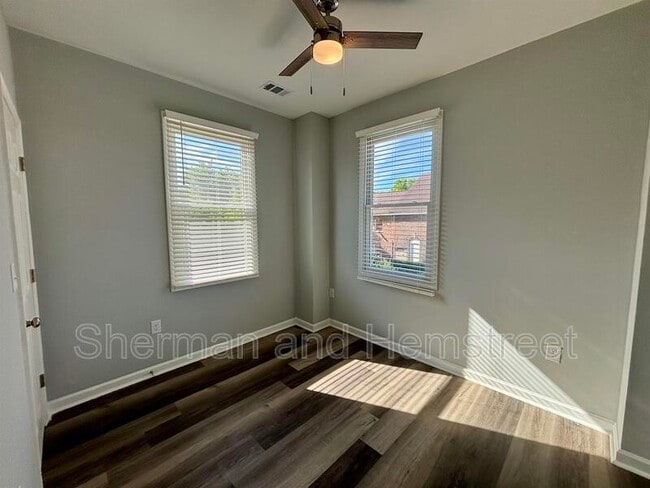 Building Photo - 112 Telfair St