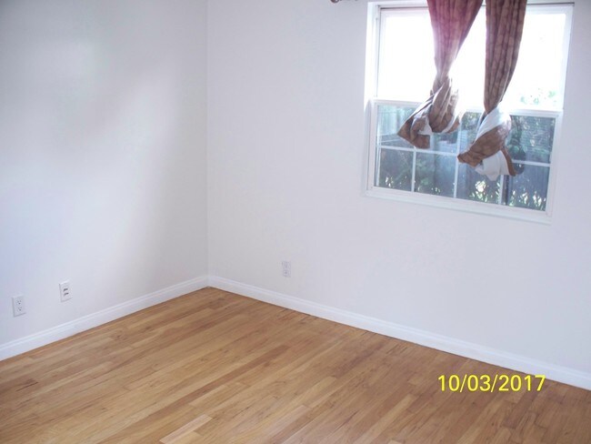 Building Photo - 12566 Woodbine St