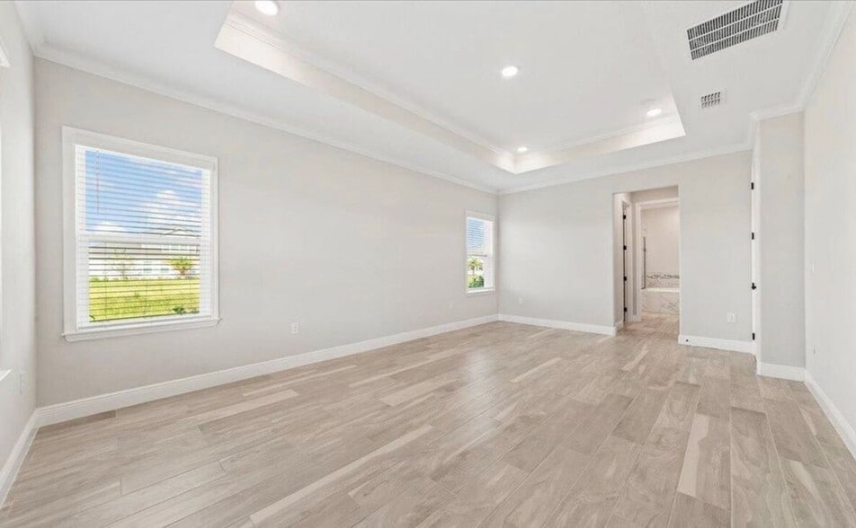 Building Photo - 5089 Realm Run