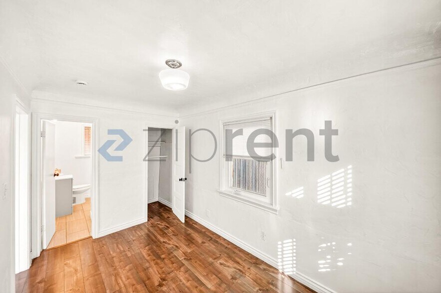 Building Photo - 1544 Stanley Ave