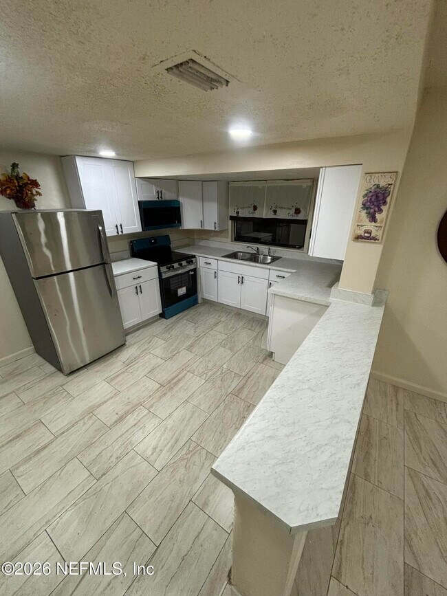 Building Photo - 2545 Lamee Ln