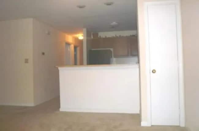 Building Photo - 200 Grosvenor Ln