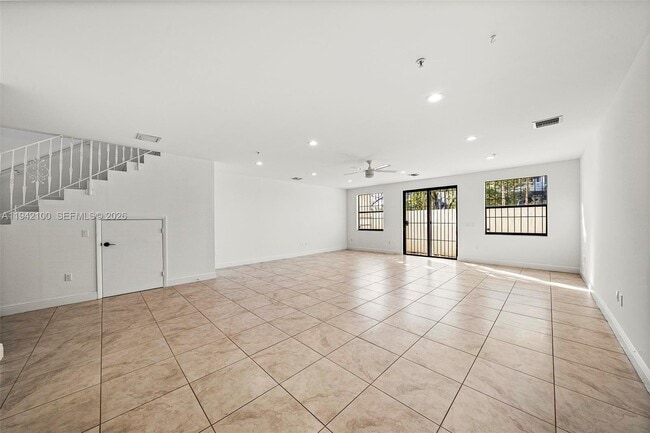 Building Photo - 1730 Thomas St