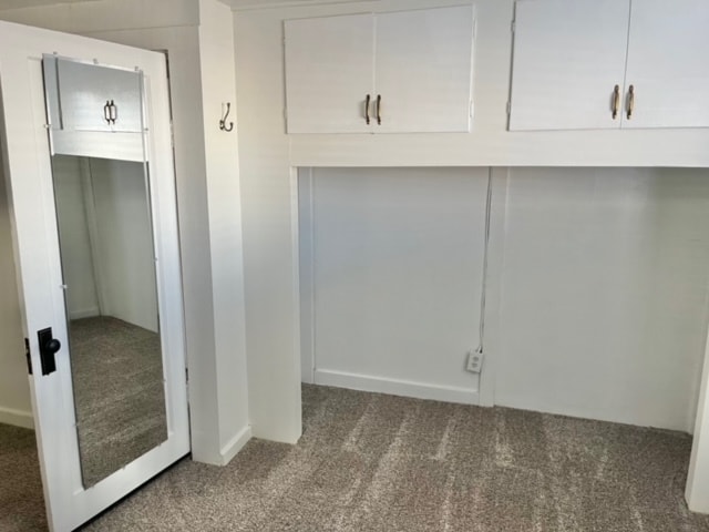 Building Photo - 133 W House