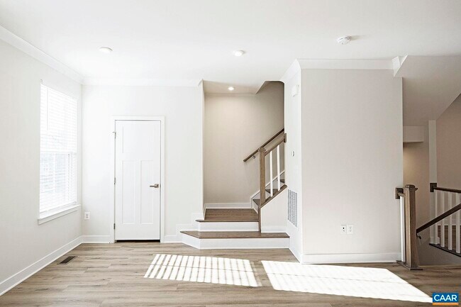 Building Photo - 2045 Landon Ln