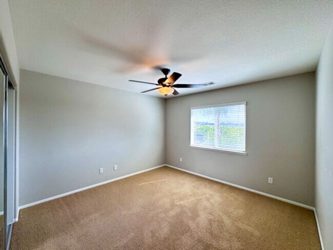 Building Photo - Oversized 5 bedroom Copper Canyon Murrieta...