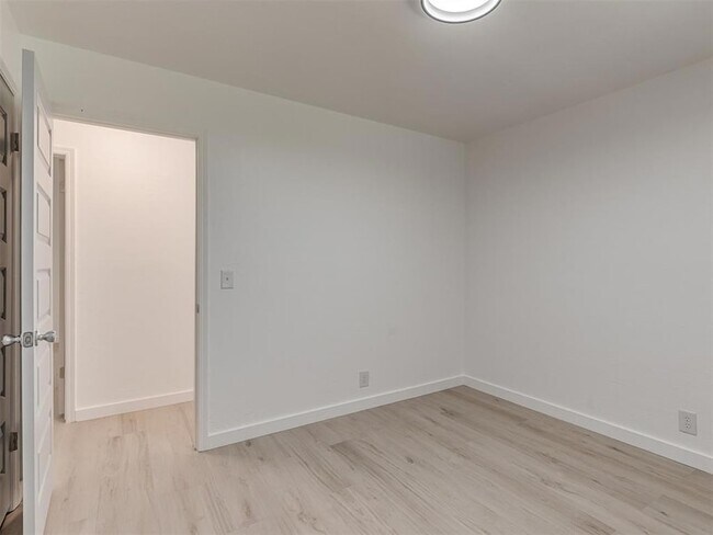 Building Photo - 1305 Apollo Rd