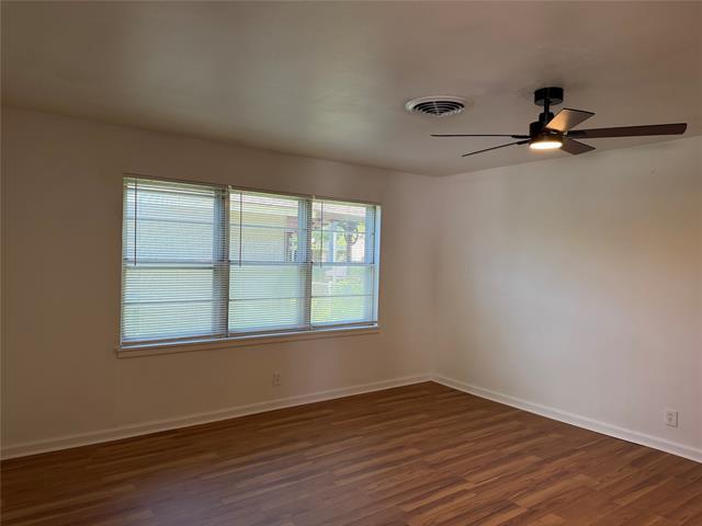 Building Photo - 2800 W Fuller Ave