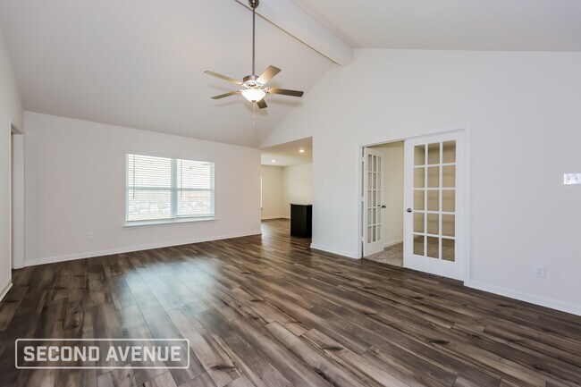 Building Photo - 415 Condie Russell Ave