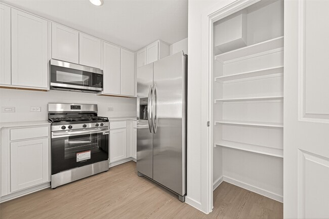 Building Photo - 26923 Dalmatian Bellflower Dr