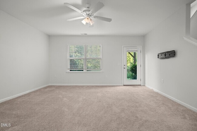 Building Photo - 229 Daisy Grove Ln