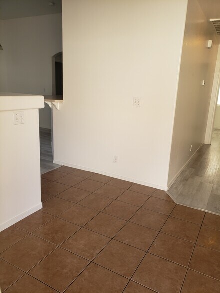 Building Photo - 5752 Indian Springs St