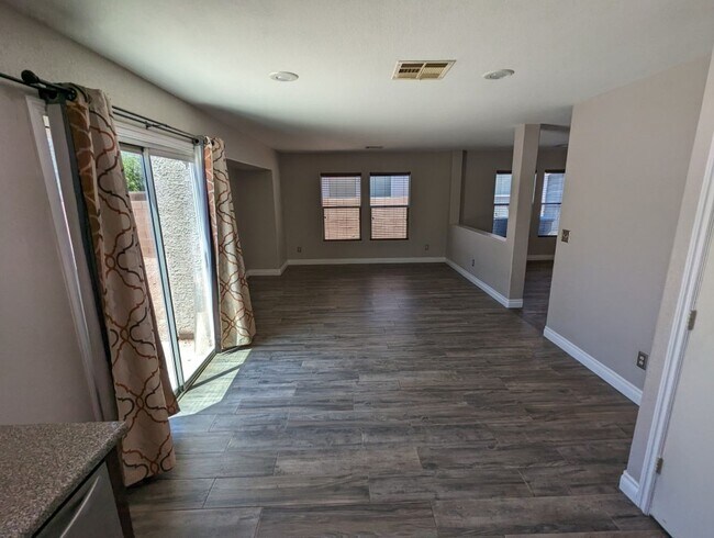 Building Photo - 4917 Hostetler Ave