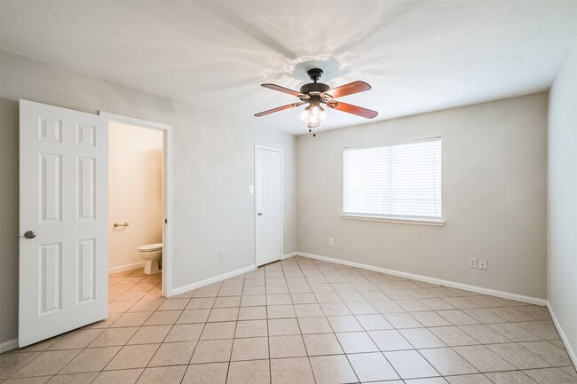 Building Photo - 16783 N Bob White Dr