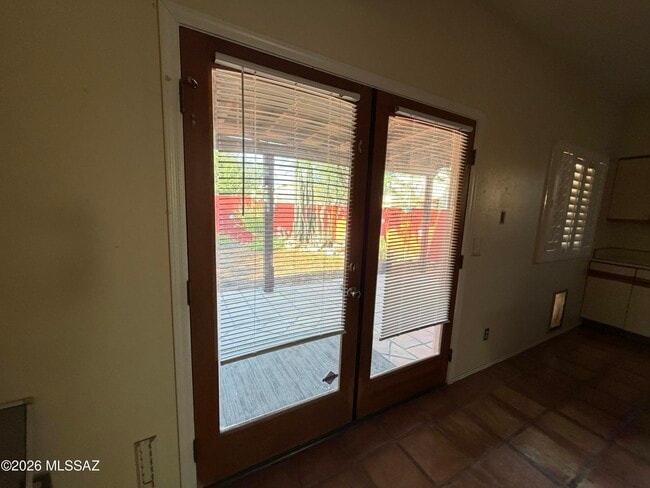 Building Photo - 3777 N Camino Leamaria