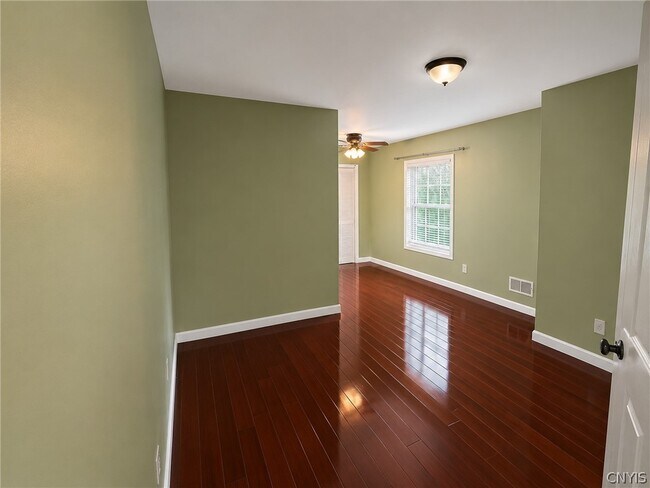 Building Photo - 923 Emmett St