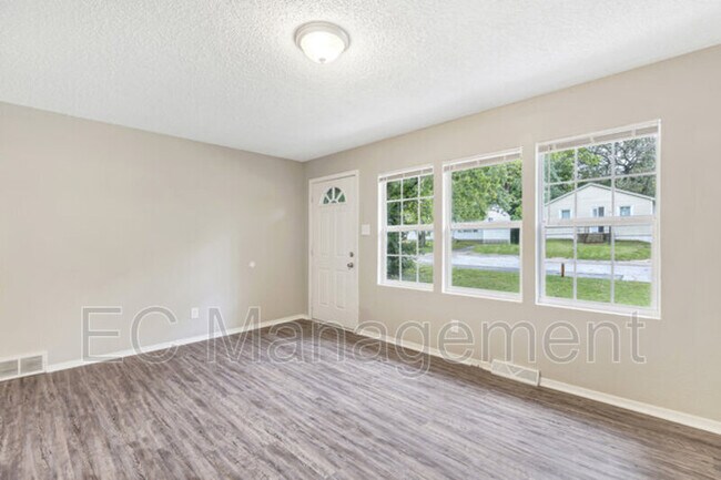 Building Photo - 263 Connolly Dr