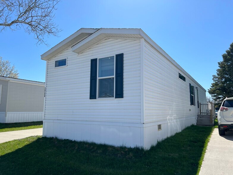 Building Photo - 16190 Normandy St
