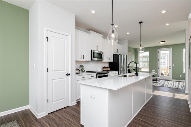 Building Photo - 2684 Brookview Dr NW
