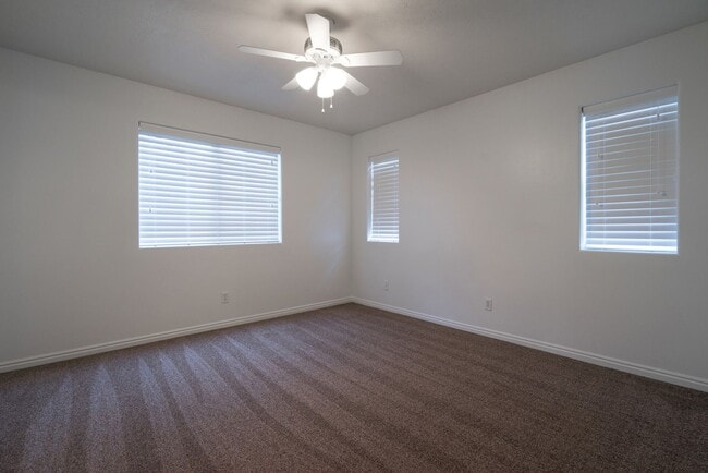 Building Photo - La Paloma Condo with 2-Bedrooms and 2-Bathrooms