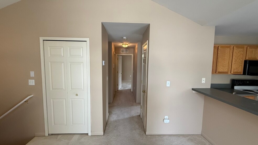 Hallway - 4200 Chesapeake Cir
