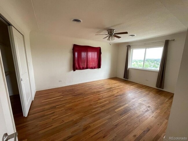 Building Photo - 7966 Elmwood Ln