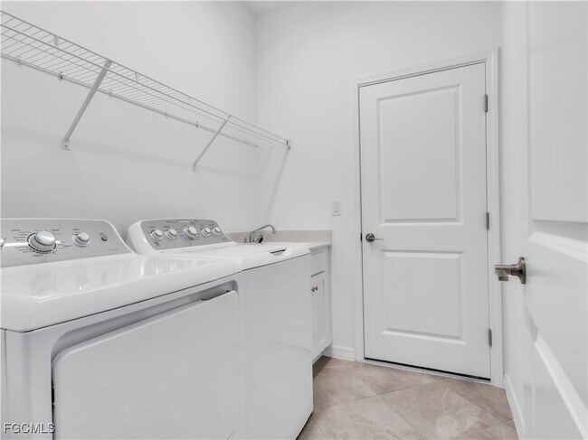 Building Photo - 4029 NW 37th Ave