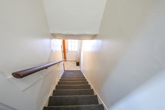 Building Photo - 68 A Newhall St