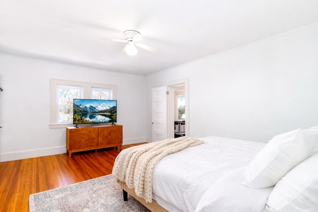 Building Photo - 671 Prospect St