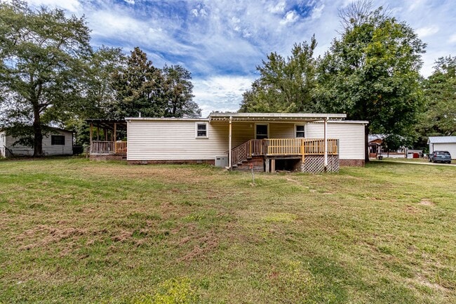 Building Photo - 3 Bedroom 2 Bath Doublewide in Dudley!