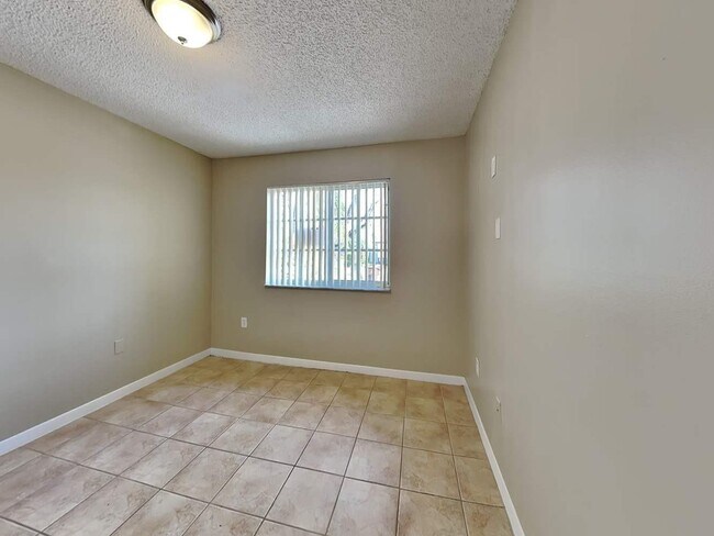 Building Photo - 3568 W 72nd St
