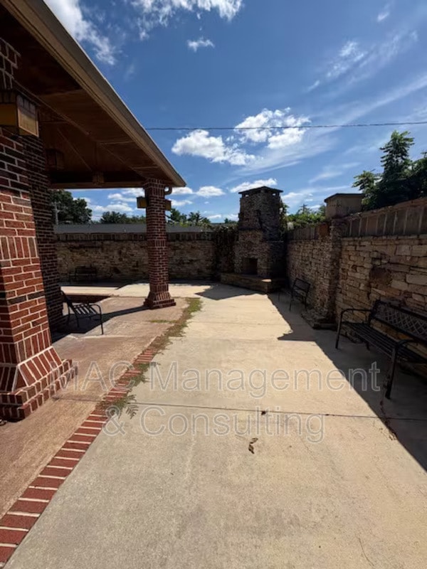 Building Photo - 335 N Peachtree Ave