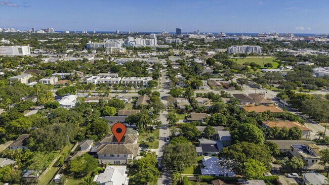 Building Photo - 505 SW 16th Ct