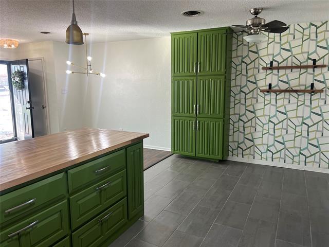 Building Photo - 7720 Gaston Ave