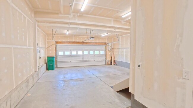 Building Photo - 3802 Wild Elm Way